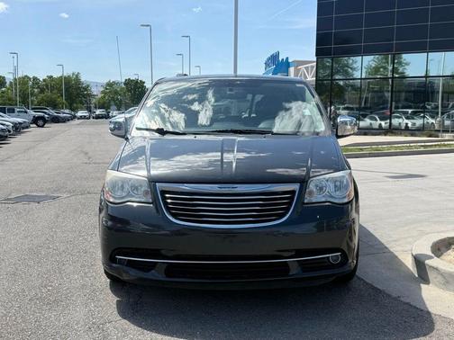 Dark Charcoal Pearlcoat 2012 Chrysler Town & Country Touring-L