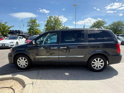 Dark Charcoal Pearlcoat 2012 Chrysler Town & Country Touring-L