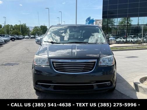 Dark Charcoal Pearlcoat 2012 Chrysler Town & Country Touring-L