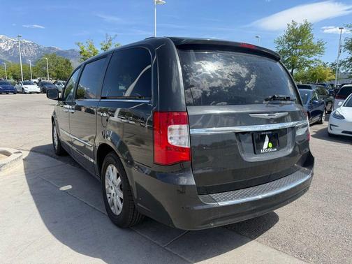 Dark Charcoal Pearlcoat 2012 Chrysler Town & Country Touring-L