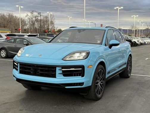 2025 Porsche Cayenne AWD