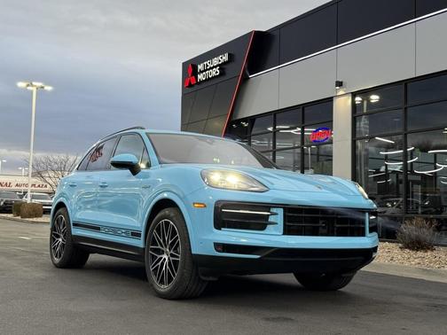 2025 Porsche Cayenne AWD