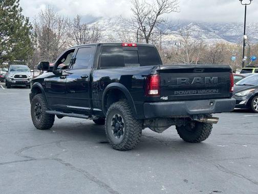 Brilliant Black Crystal Pearlcoat 2017 RAM 2500 Power Wagon