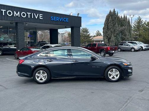 Dark Ash Metallic 2023 Chevrolet Malibu 1LS