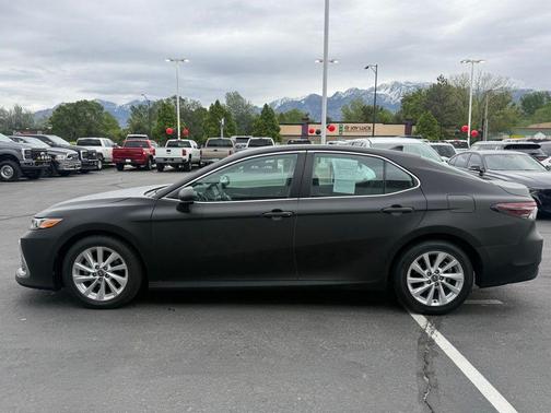 Ice 2023 Toyota Camry LE