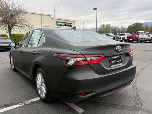 Ice 2023 Toyota Camry LE