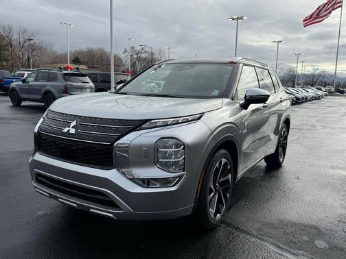 2025 Mitsubishi Outlander PHEV SEL
