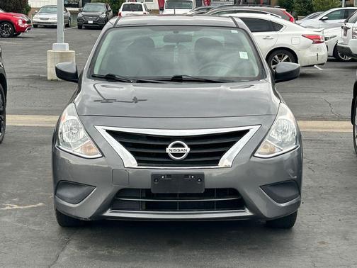 Gun Metallic 2016 Nissan Versa 1.6 S