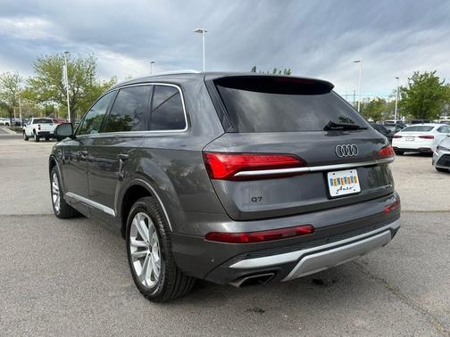 Samurai Gray Metallic 2025 Audi Q7 55 Premium Plus