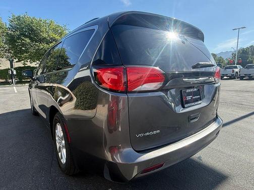 Granite Crystal Clearcoat Metallic 2020 Chrysler Voyager LXI