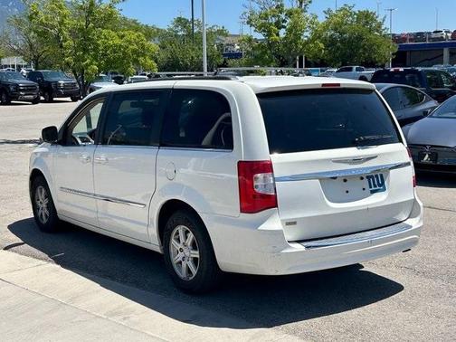 2013 Chrysler Town & Country Touring