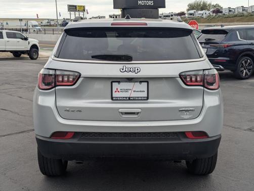 Silver Zynith 2024 Jeep Compass Latitude