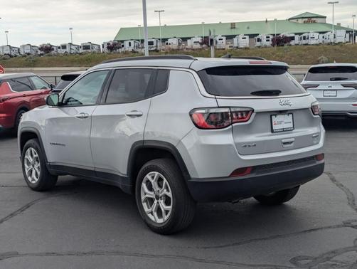 Silver Zynith 2024 Jeep Compass Latitude