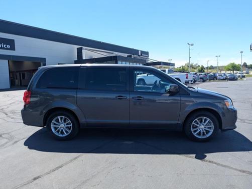 Granite Crystal Clearcoat Metallic 2020 Dodge Grand Caravan SE