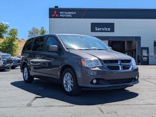 Granite Crystal Clearcoat Metallic 2020 Dodge Grand Caravan SE