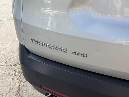 2022 Chevrolet Traverse LT Cloth