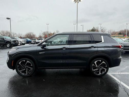 2025 Mitsubishi Outlander PHEV SEL