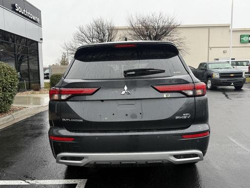 2025 Mitsubishi Outlander PHEV SEL