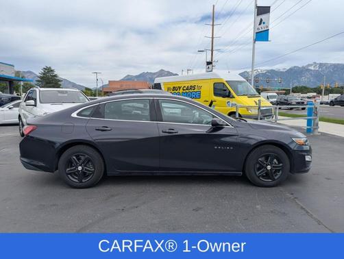 Dark Ash Metallic 2022 Chevrolet Malibu LT