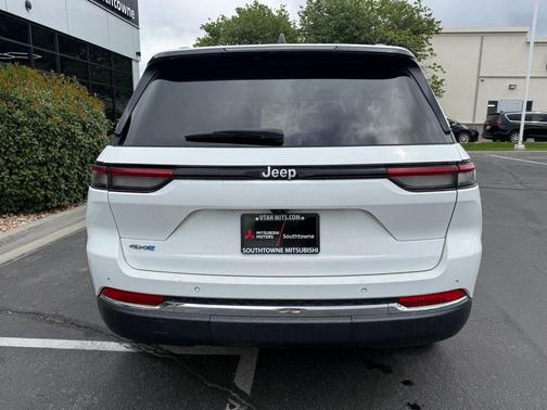 Bright White Clearcoat 2024 Jeep Grand Cherokee 4xe Base