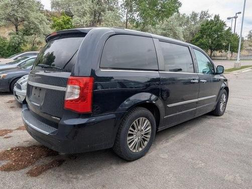 2011 Chrysler Town & Country Limited