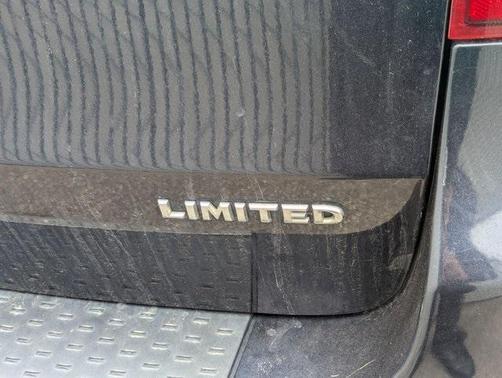 2011 Chrysler Town & Country Limited