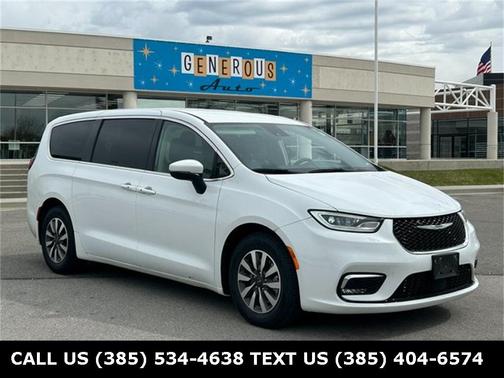 2023 Chrysler Pacifica Hybrid Touring L