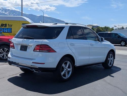White 2016 Mercedes-Benz GLE-Class GLE 350 4MATIC