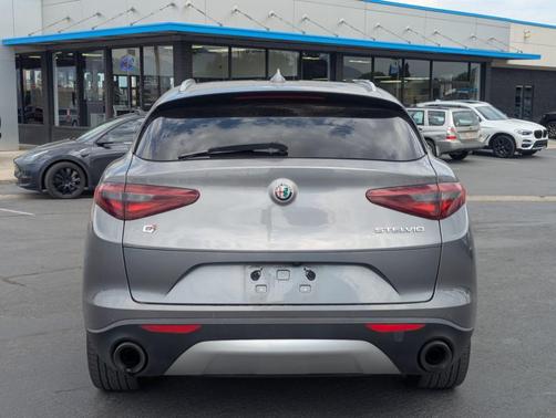 2018 Alfa Romeo Stelvio Base