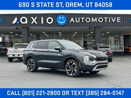Graphite Gray 2025 Mitsubishi Outlander PHEV SE