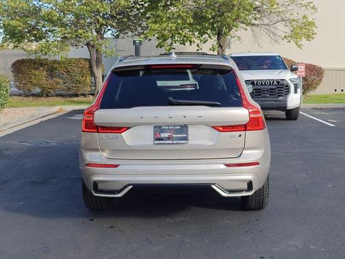 2025 Volvo XC60 B5 Core