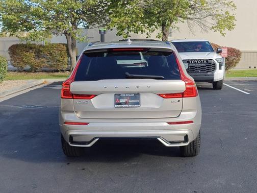 2025 Volvo XC60 B5 Core