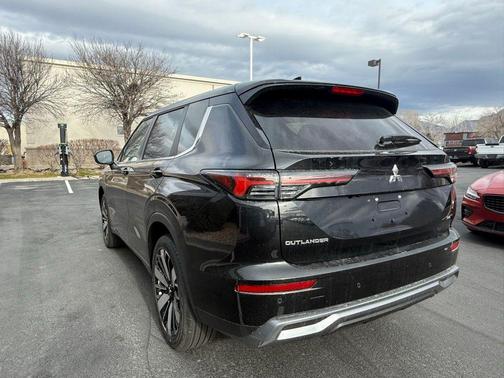 2026 Mitsubishi Outlander SE