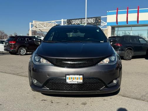 2019 Chrysler Pacifica Touring-L Plus