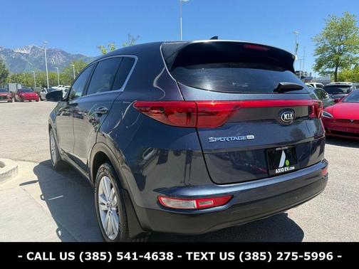 Pacific Blue 2019 Kia Sportage LX
