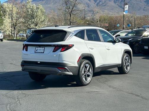 White Pearl 2026 Hyundai TUCSON SEL