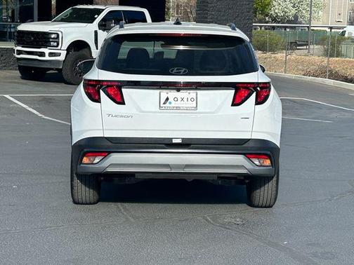 White Pearl 2026 Hyundai TUCSON SEL