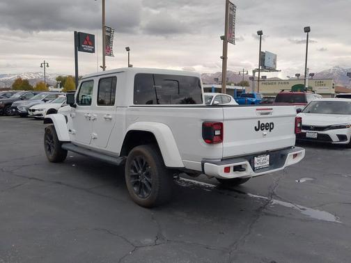2023 Jeep Gladiator Overland