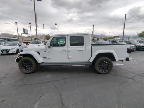 2023 Jeep Gladiator Overland