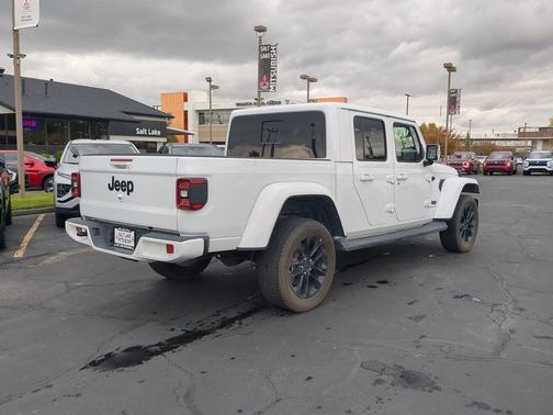 2023 Jeep Gladiator Overland