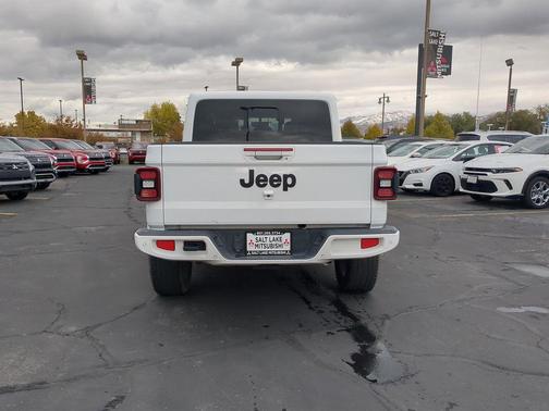 2023 Jeep Gladiator Overland