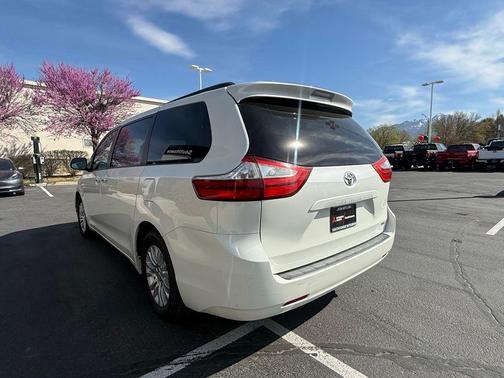 2017 Toyota Sienna L