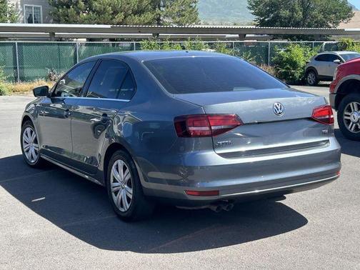 Platinum Gray Metallic 2017 Volkswagen Jetta 1.4T S