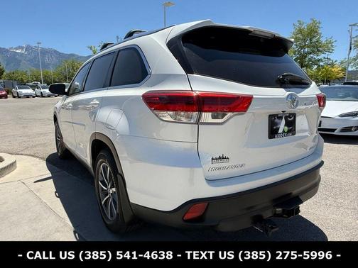 Blizzard Pearl 2019 Toyota Highlander XLE