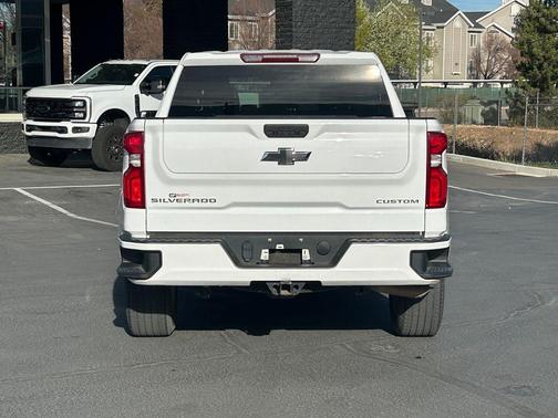 Summit White 2021 Chevrolet Silverado 1500 Custom