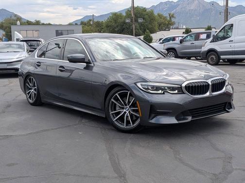 2022 BMW 330 i xDrive