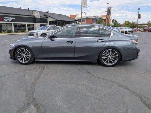 2022 BMW 330 i xDrive