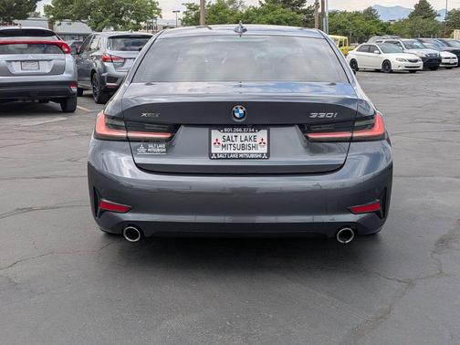 2022 BMW 330 i xDrive