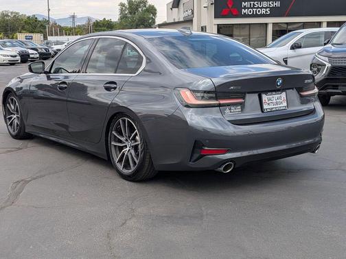 2022 BMW 330 i xDrive