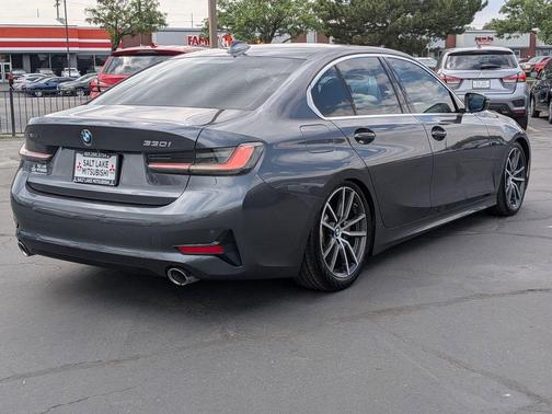 2022 BMW 330 i xDrive